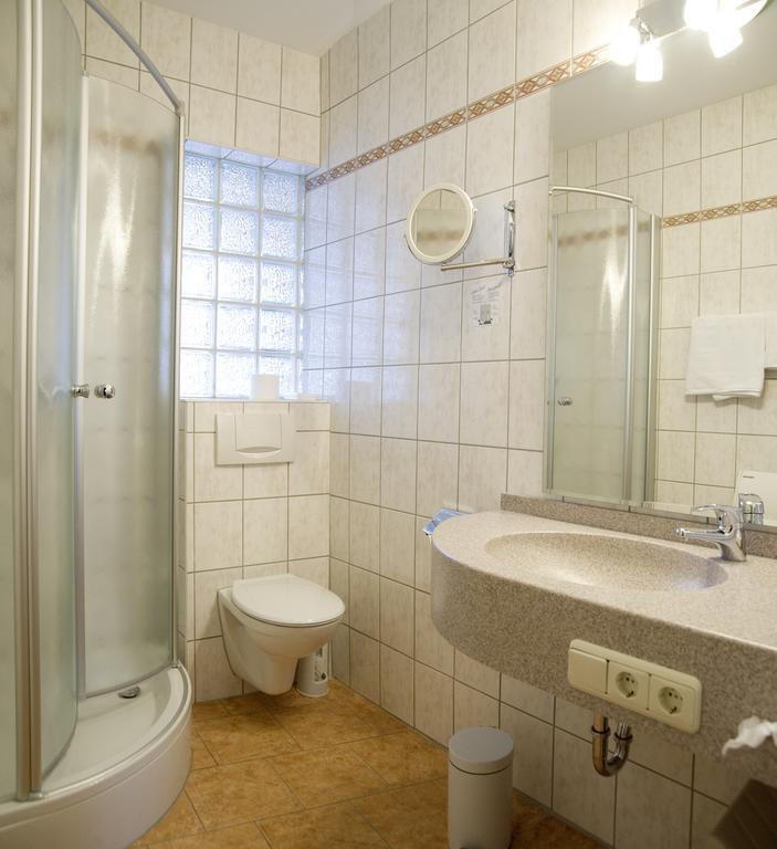 Hotel Am Schloss Darmstaedter Hof Bad Homburg vor der Hohe Ruang foto