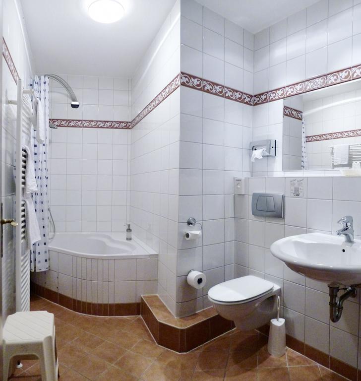 Hotel Am Schloss Darmstaedter Hof Bad Homburg vor der Hohe Ruang foto